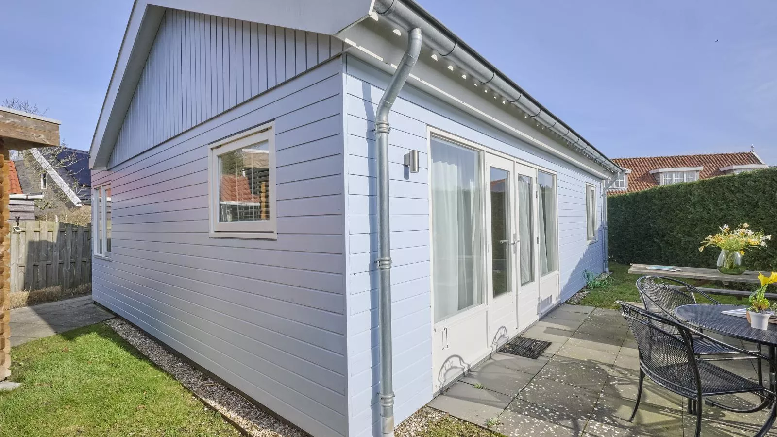 De Zomerbij - Exterior in summer