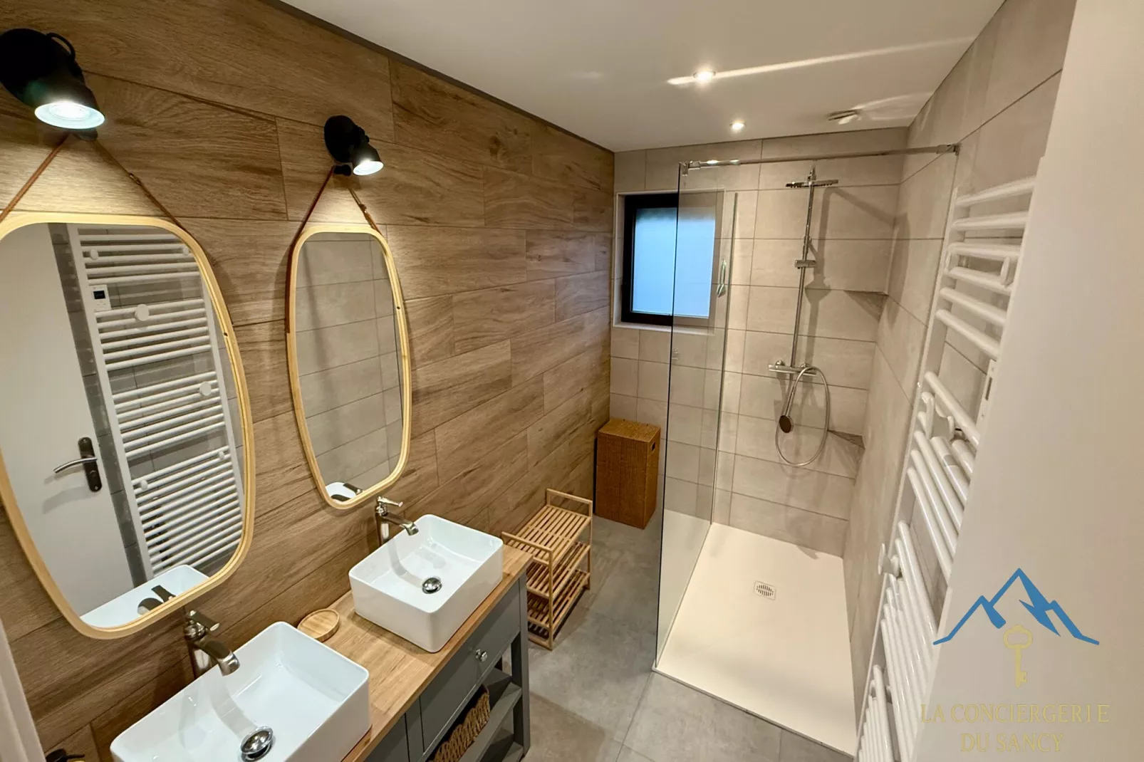 La Cascada Le Mont Dore-Bathroom