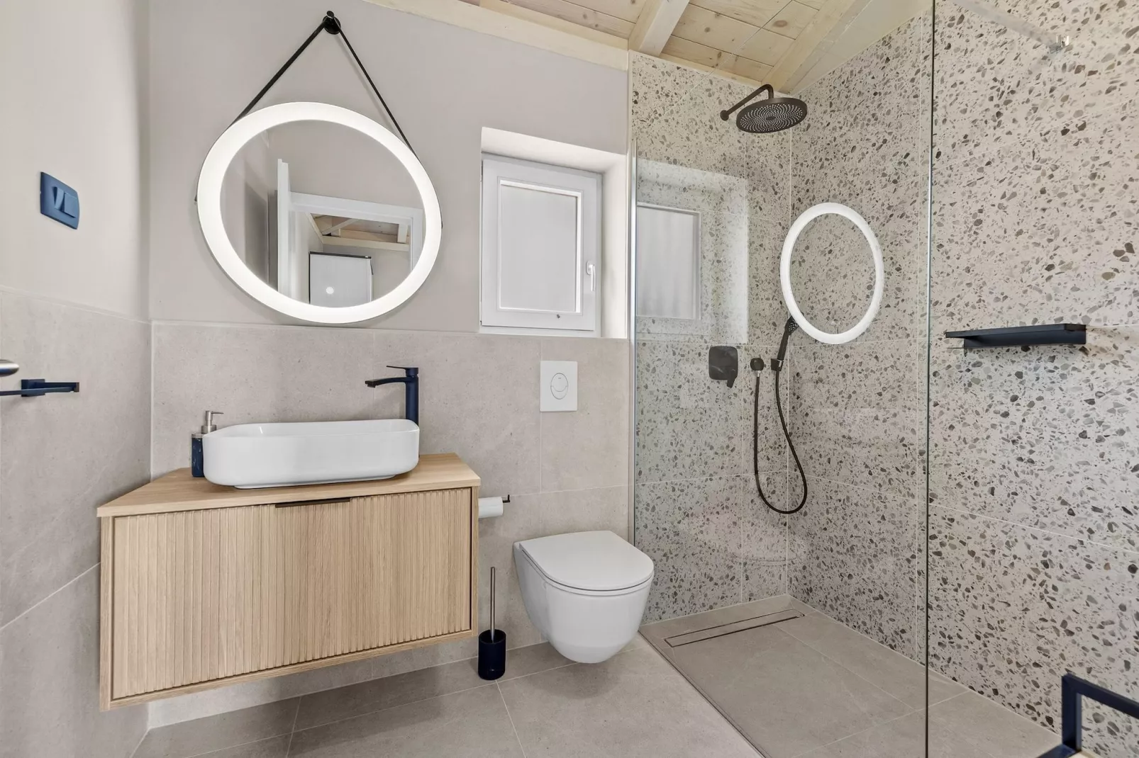 Villa Lunistra-Badezimmer