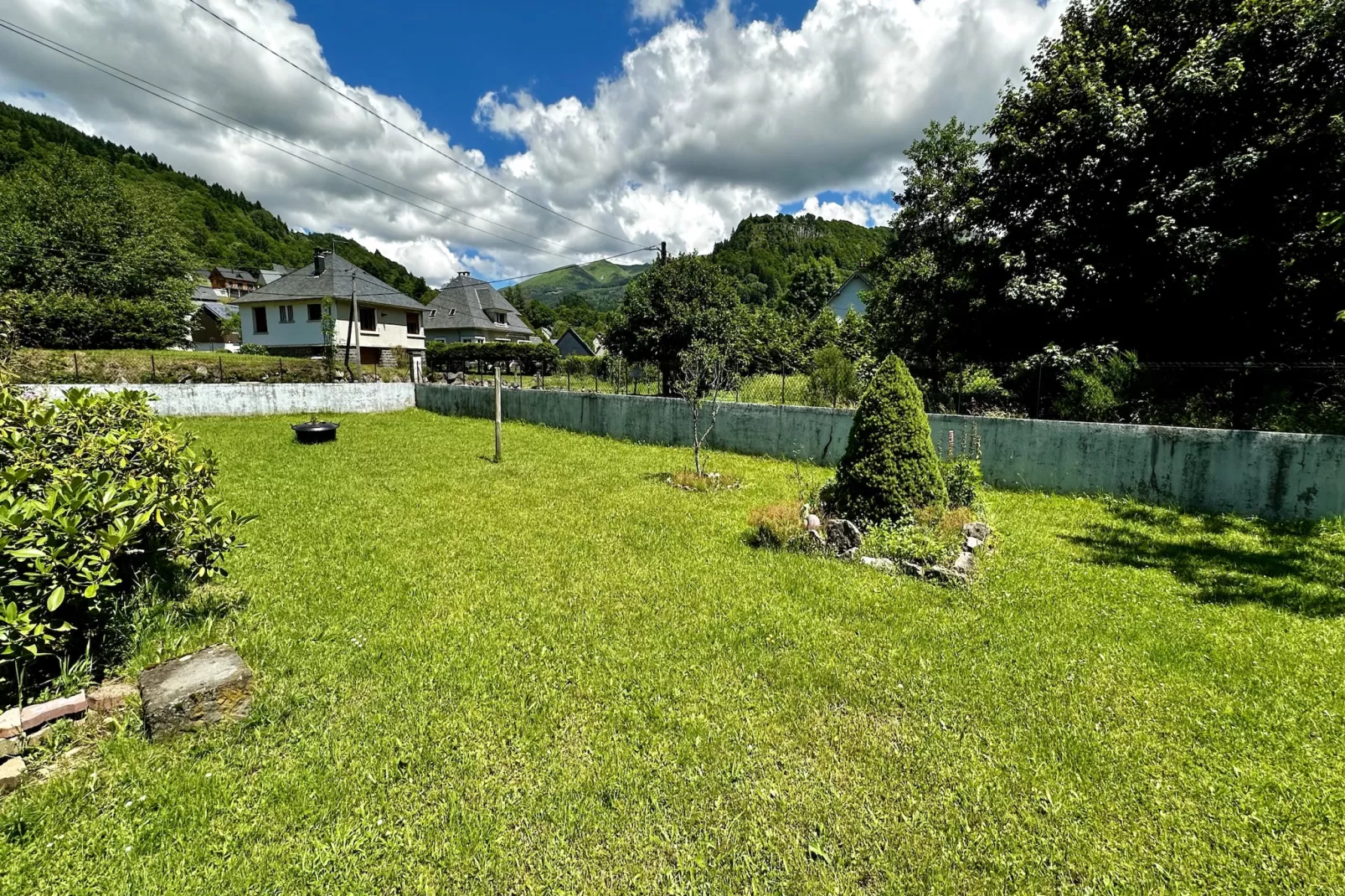 L'école du Hameau - Mont Dore 9 pers - Jardins en été
