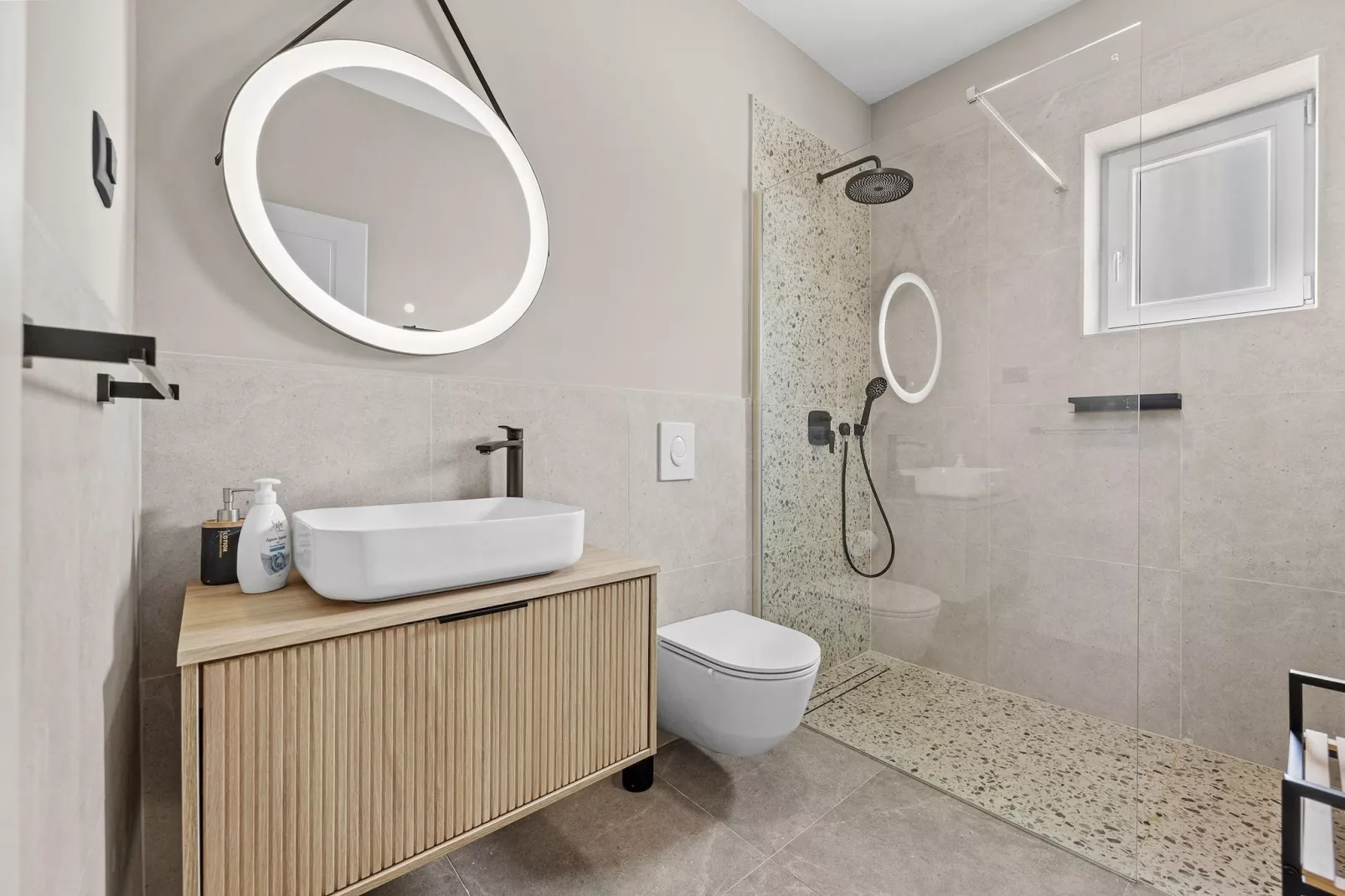 Villa Lunistra-Badezimmer