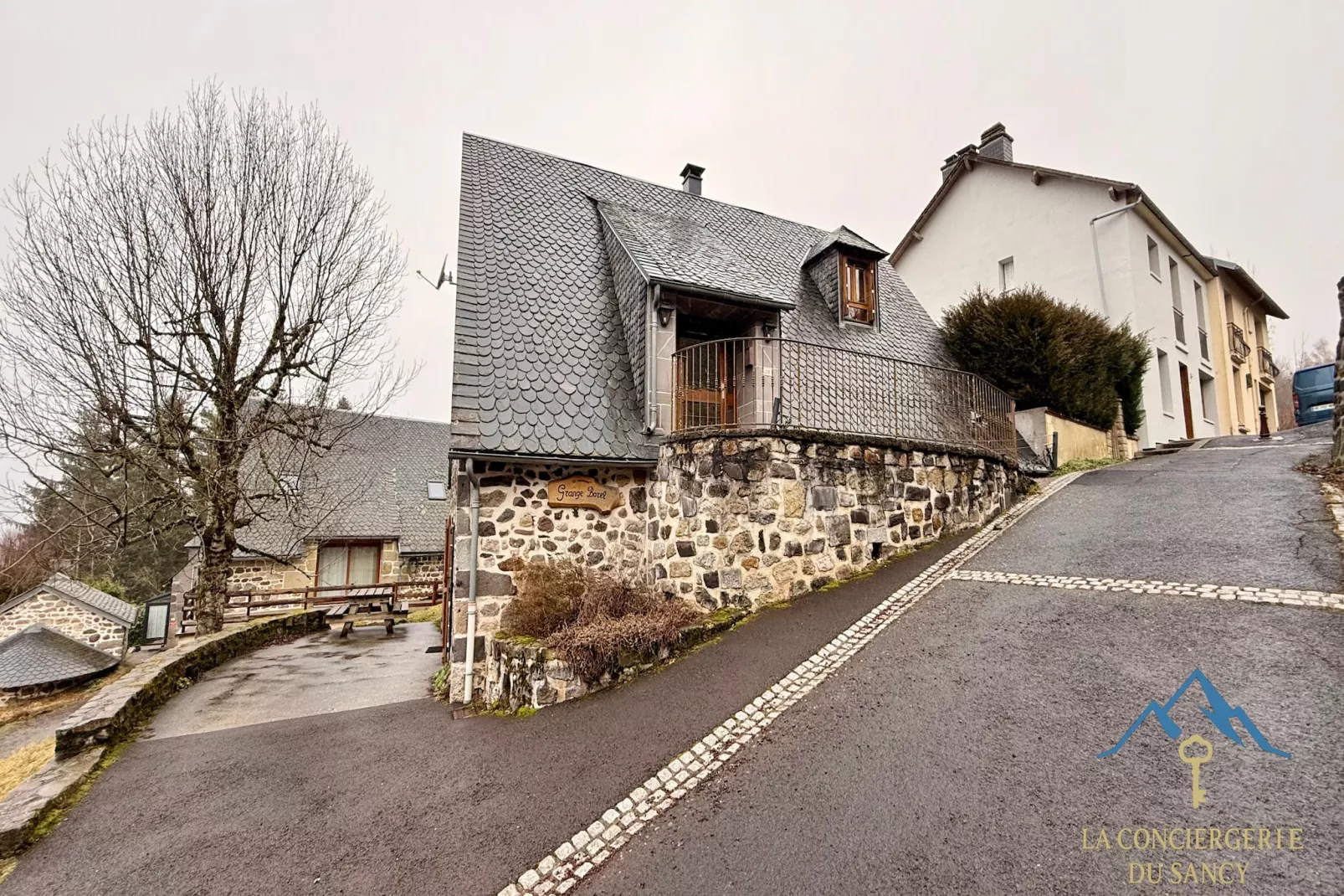 La Grange BOREL 12 pers Murat Le Quaire - Extérieur
