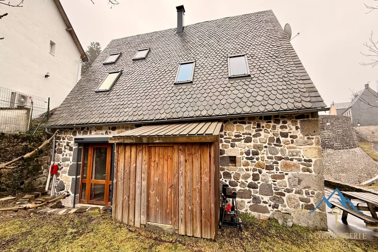 La Grange BOREL 12 pers Murat Le Quaire - Extérieur