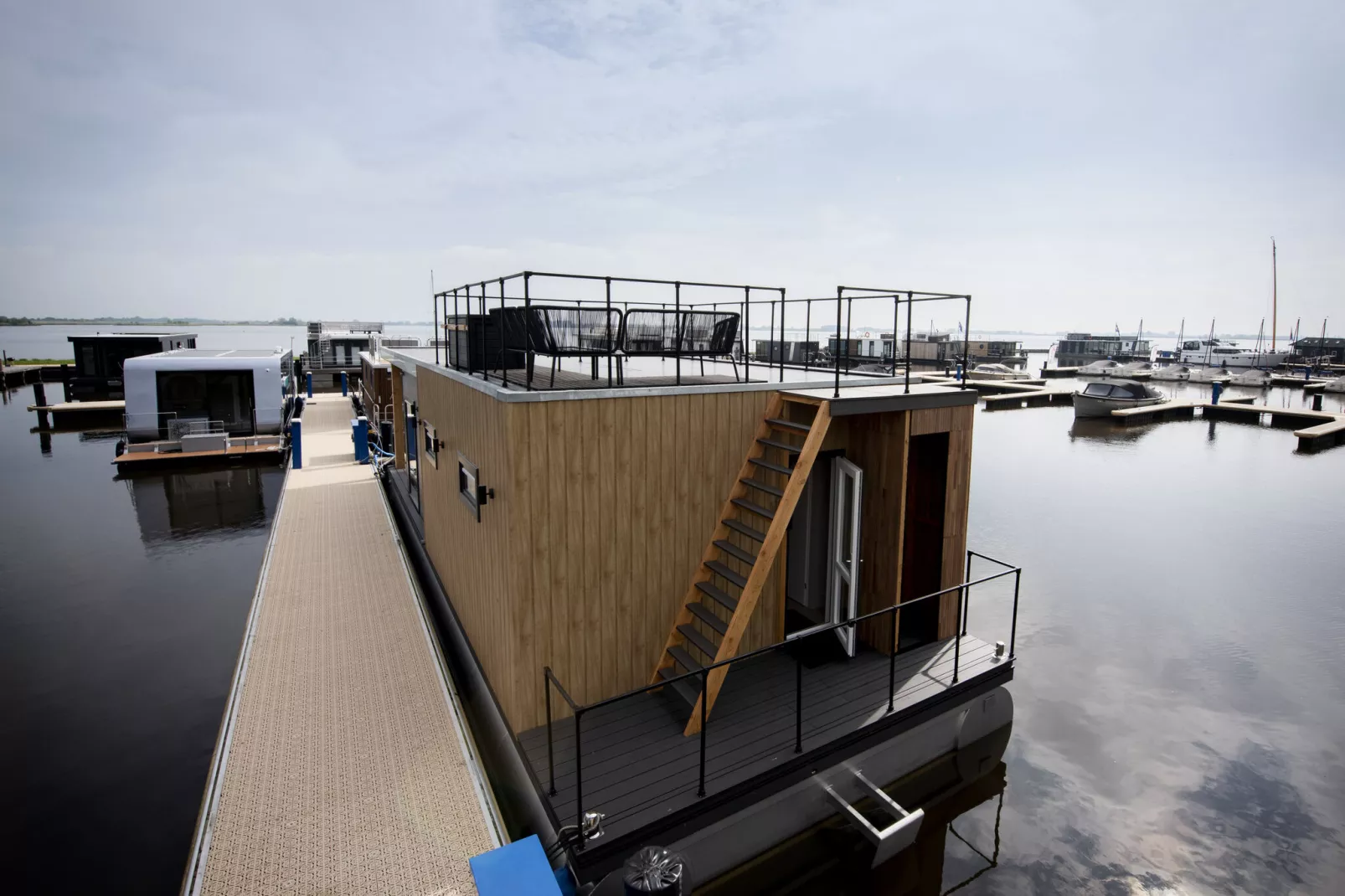RiggelBrug Sneekermeer-Außenbereich Sommer