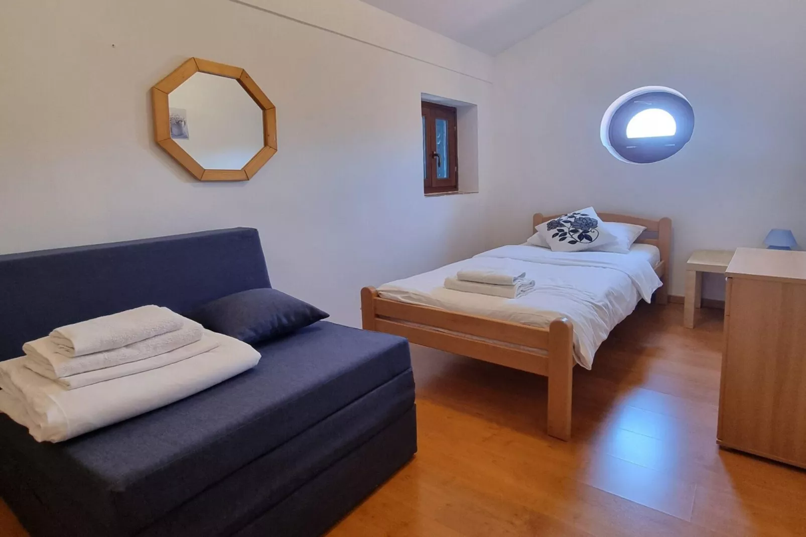 Cherry House - Bedroom