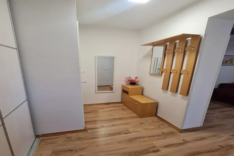 Apartment Erna II in Porec, Istria - Landing
