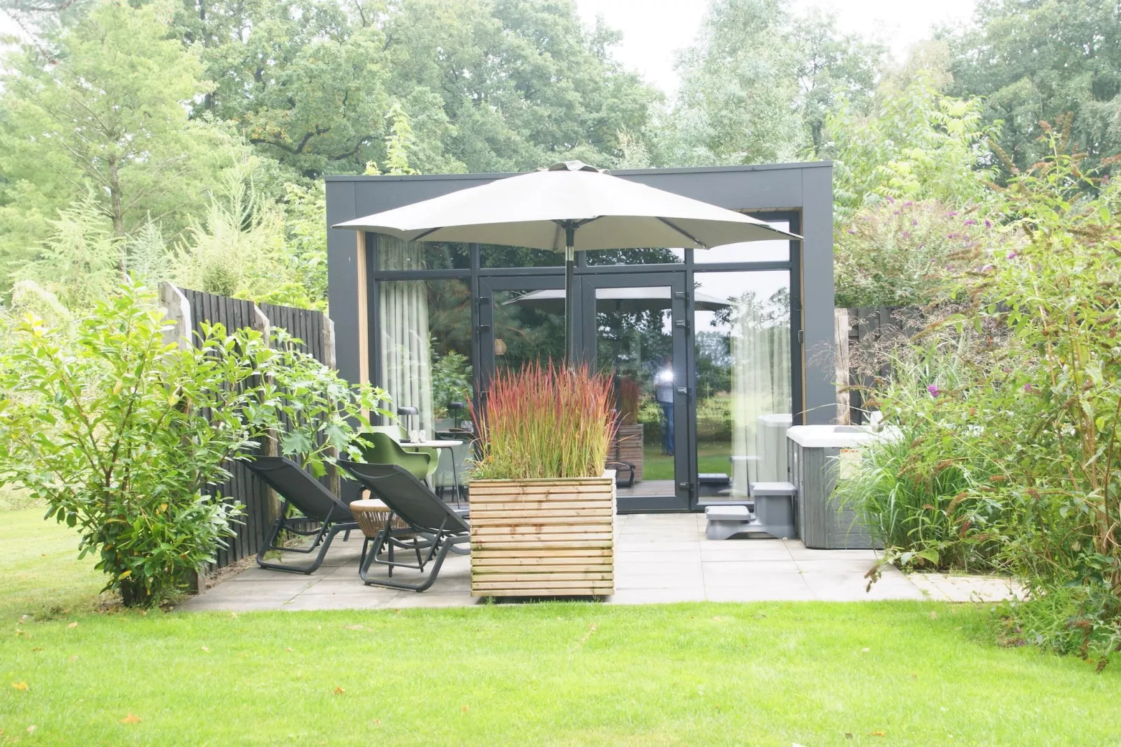 Wellnesslodge Merel 2p-Außenbereich Sommer