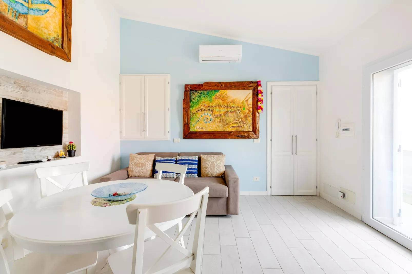 SEA HOUSE-Living room