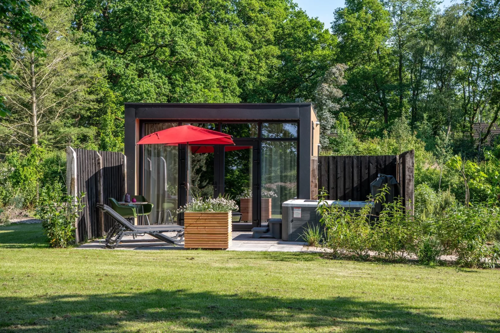 Wellnesslodge Merel 2p-Außenbereich Sommer