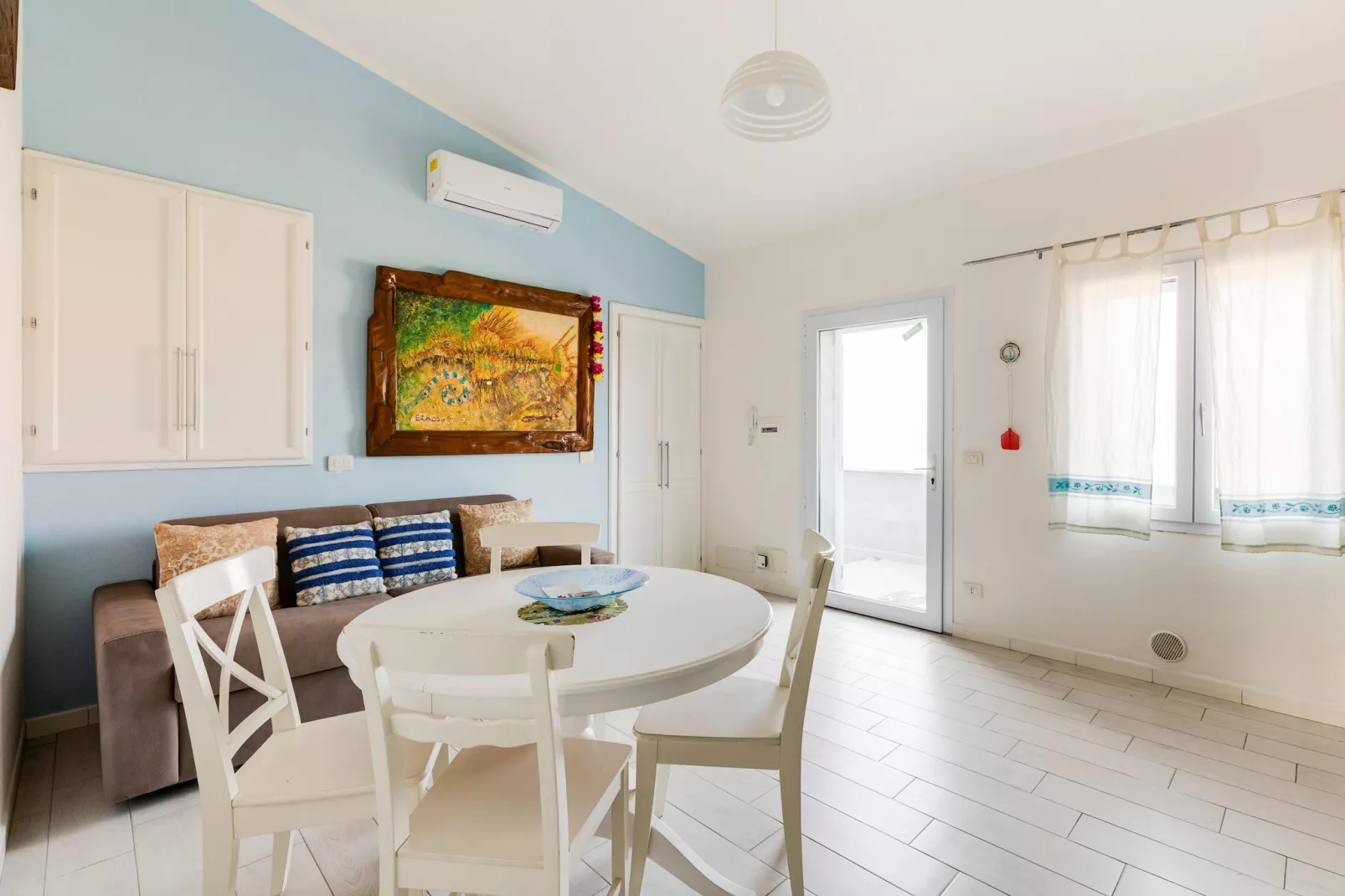 SEA HOUSE-Dining room