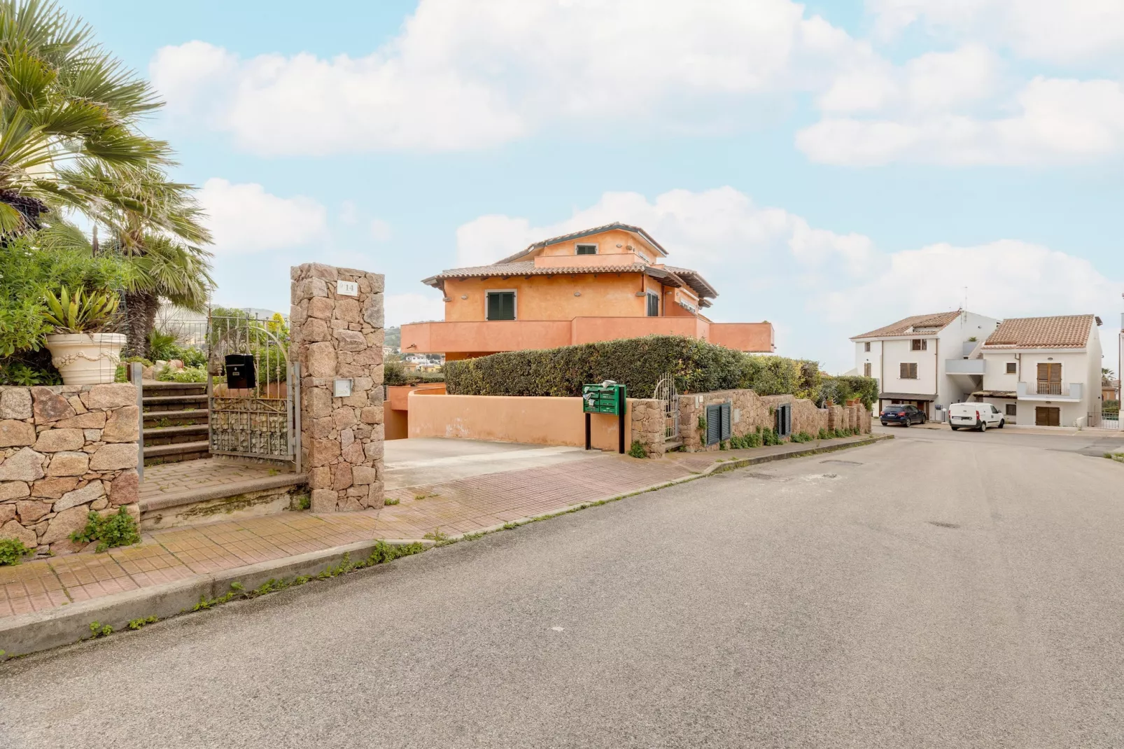 CASA GIORGIA-Exterior in summer