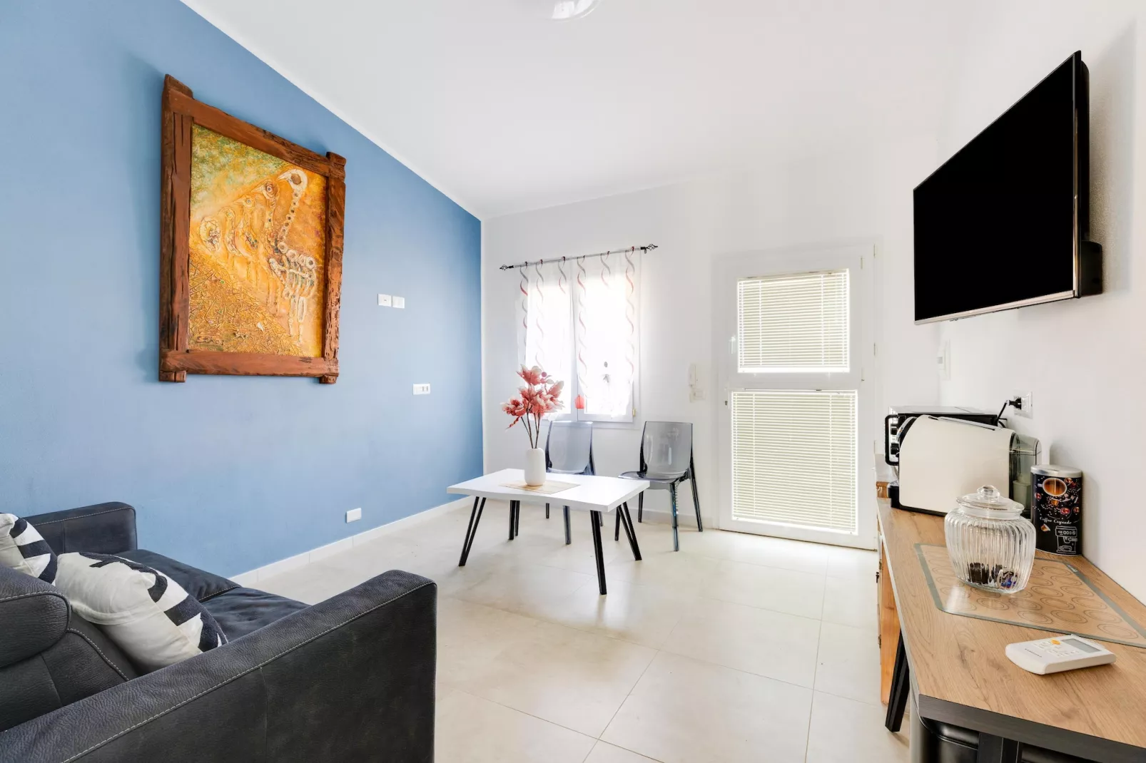 SEA HOUSE-Living room