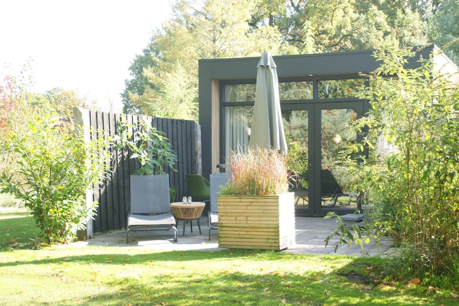 Wellnesslodge Merel 2p-Garten Sommer