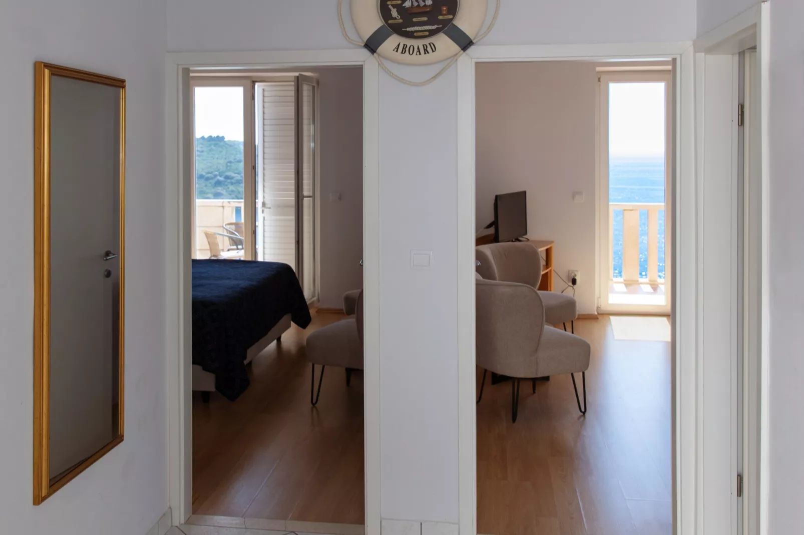 Apartments Bonavista - Superior Two Bedroom Apartment with Balcony and Sea View (A1)-Living room