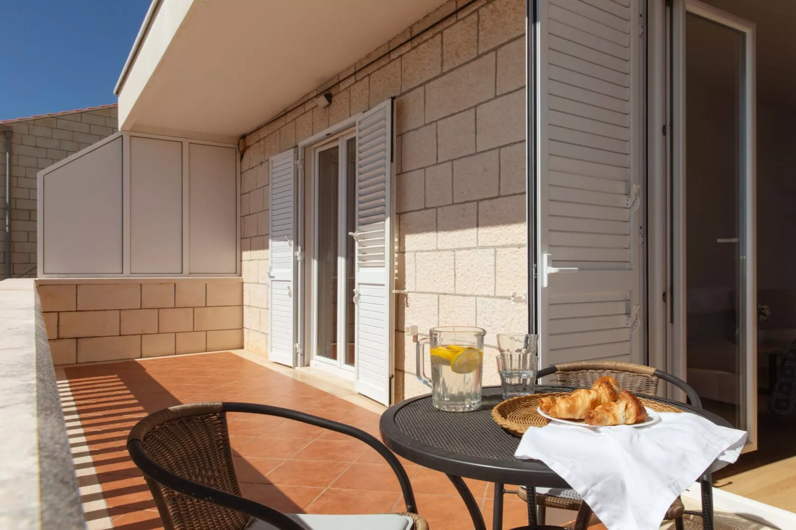 Apartments Bonavista - Superior Two Bedroom Apartment with Balcony and Sea View (A1)-Dining room