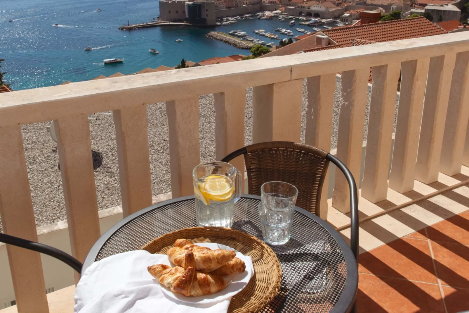 Apartments Bonavista - Superior Two Bedroom Apartment with Balcony and Sea View (A1)-Dining room