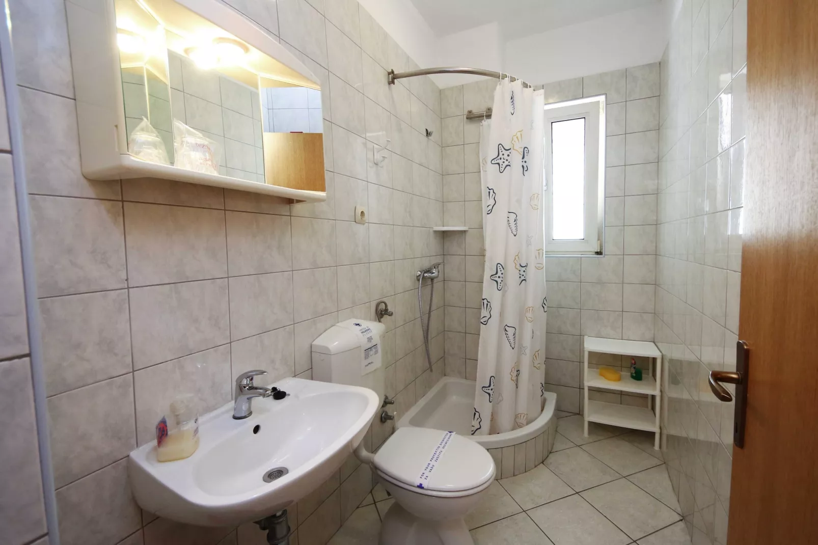 Apartments & Rooms Villa Petra - Double Room (S3) - Bathroom