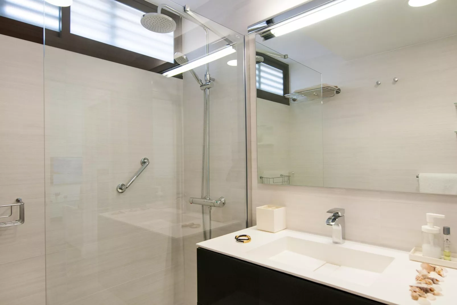 VERIL										-Bathroom