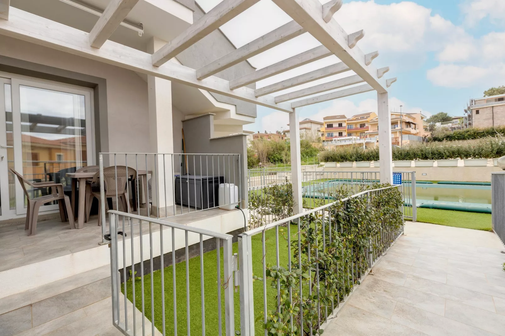 CASA MARIS-Exterior in summer