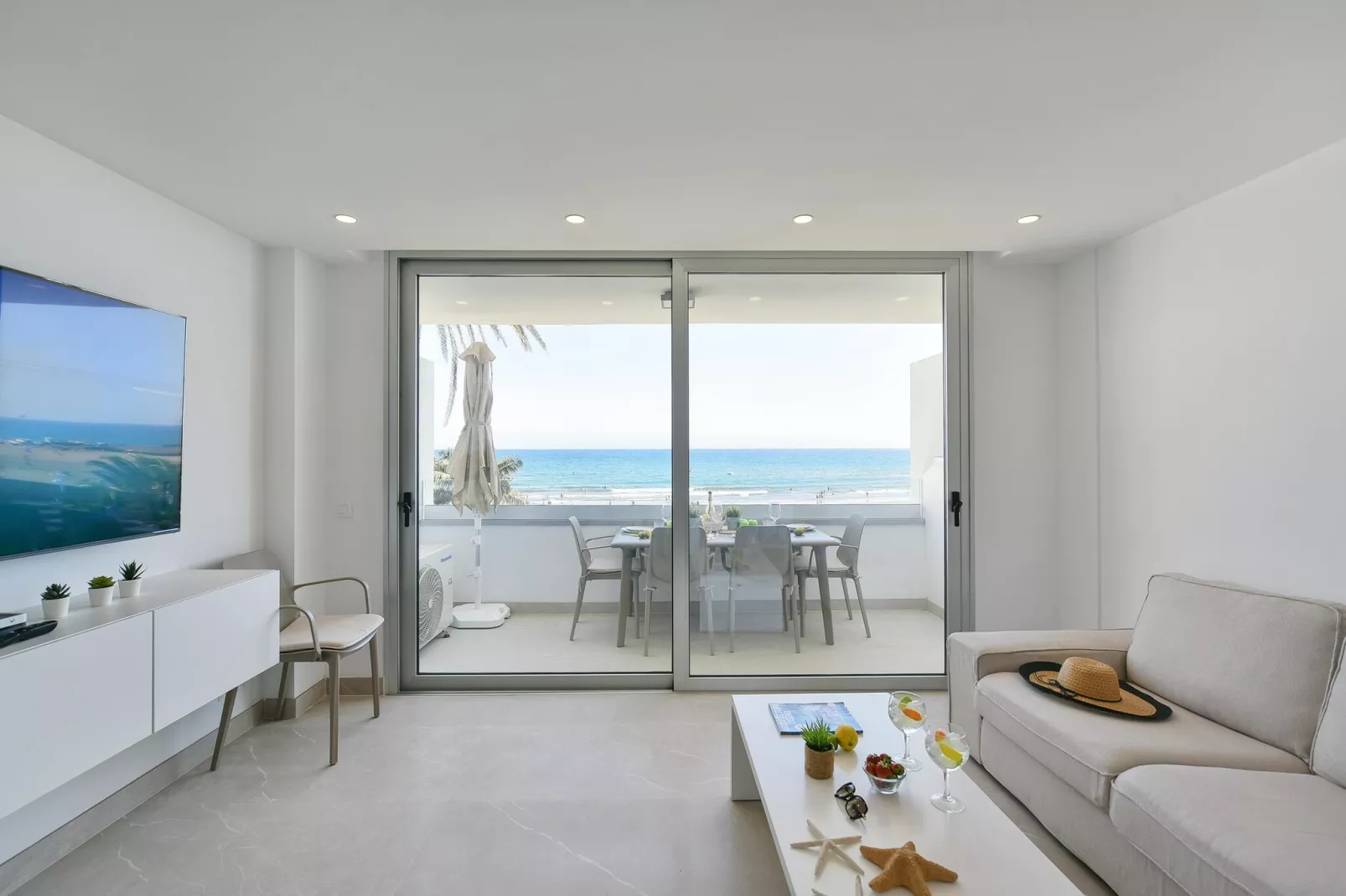 NASAS 12										-Living room