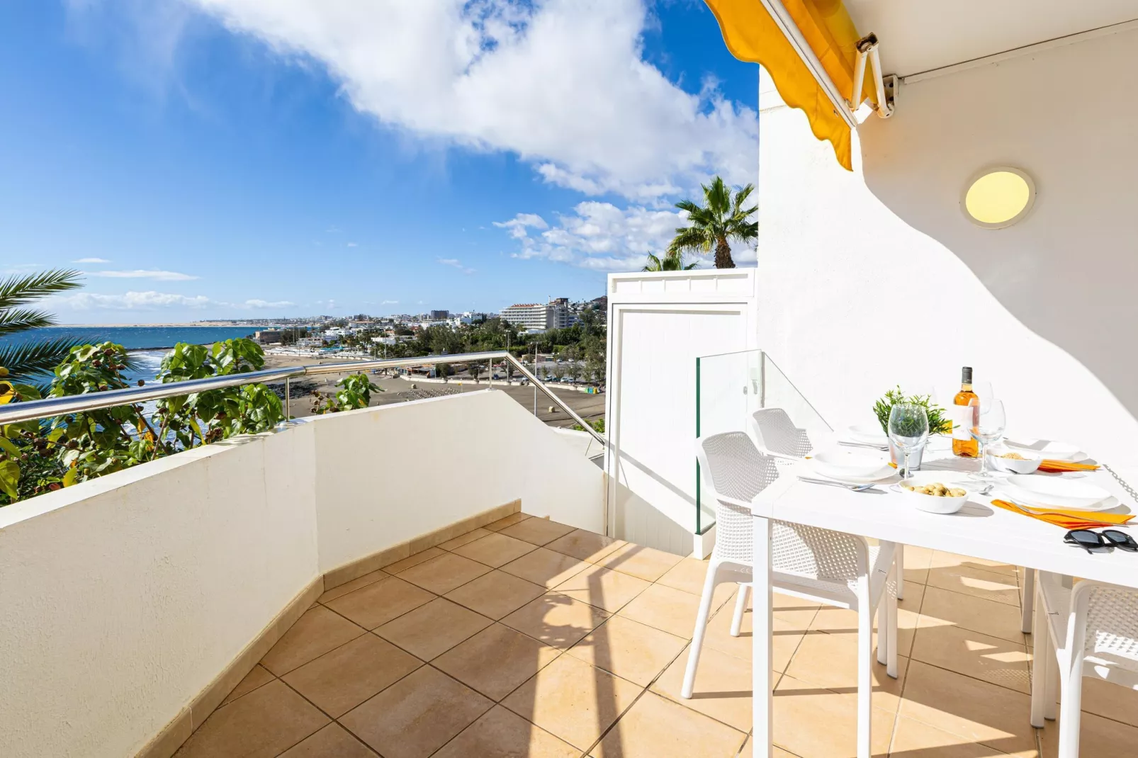 NUEVA SUECIA 523										-Terrace balcony