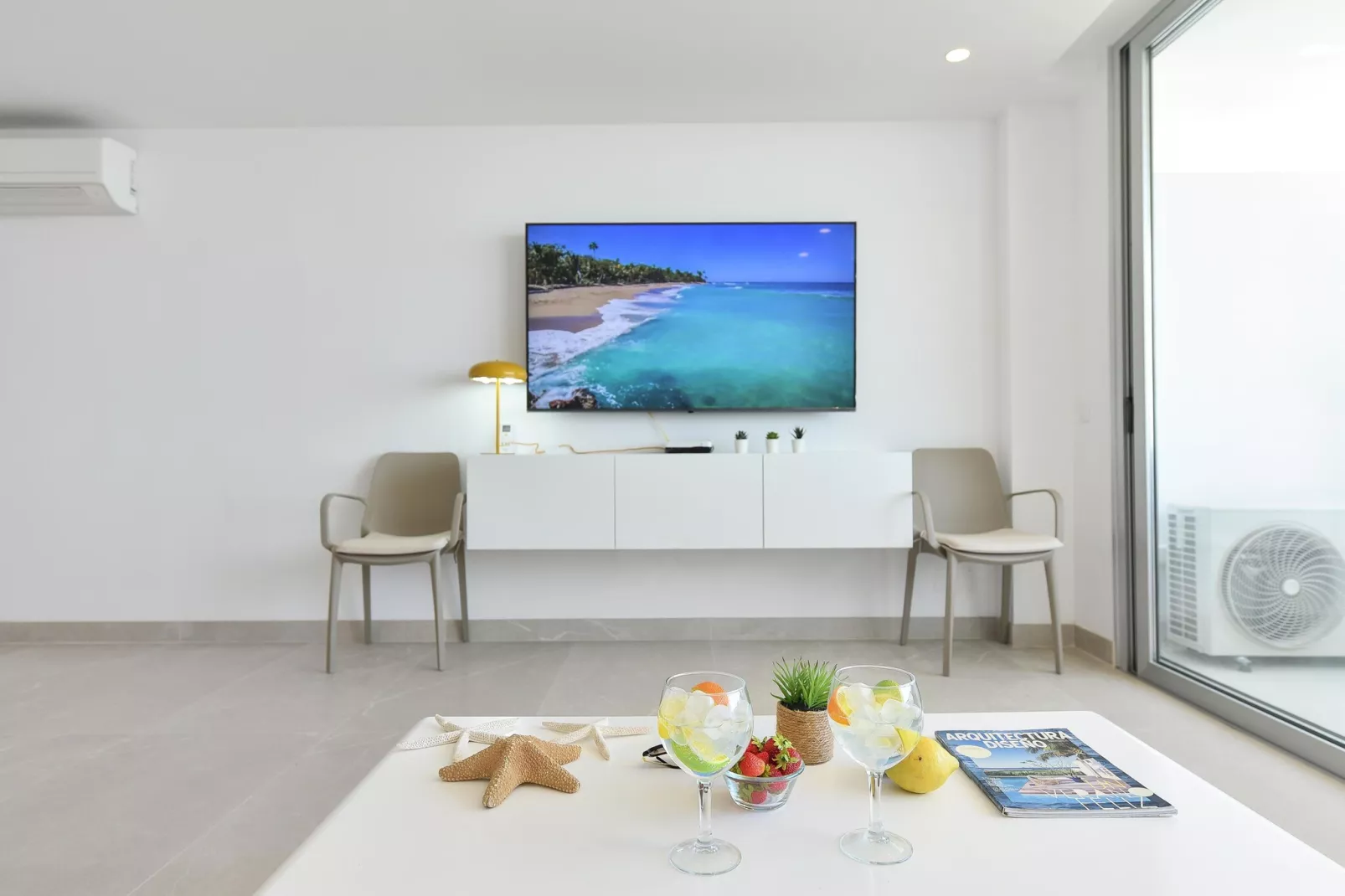 NASAS 12										-Living room