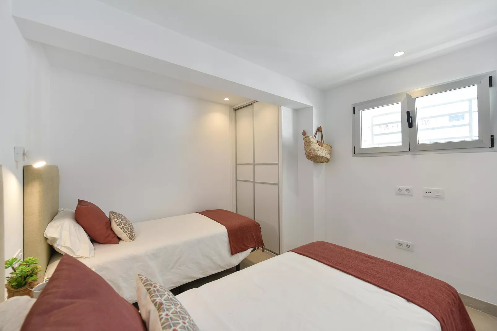 NASAS 12										-Bedroom