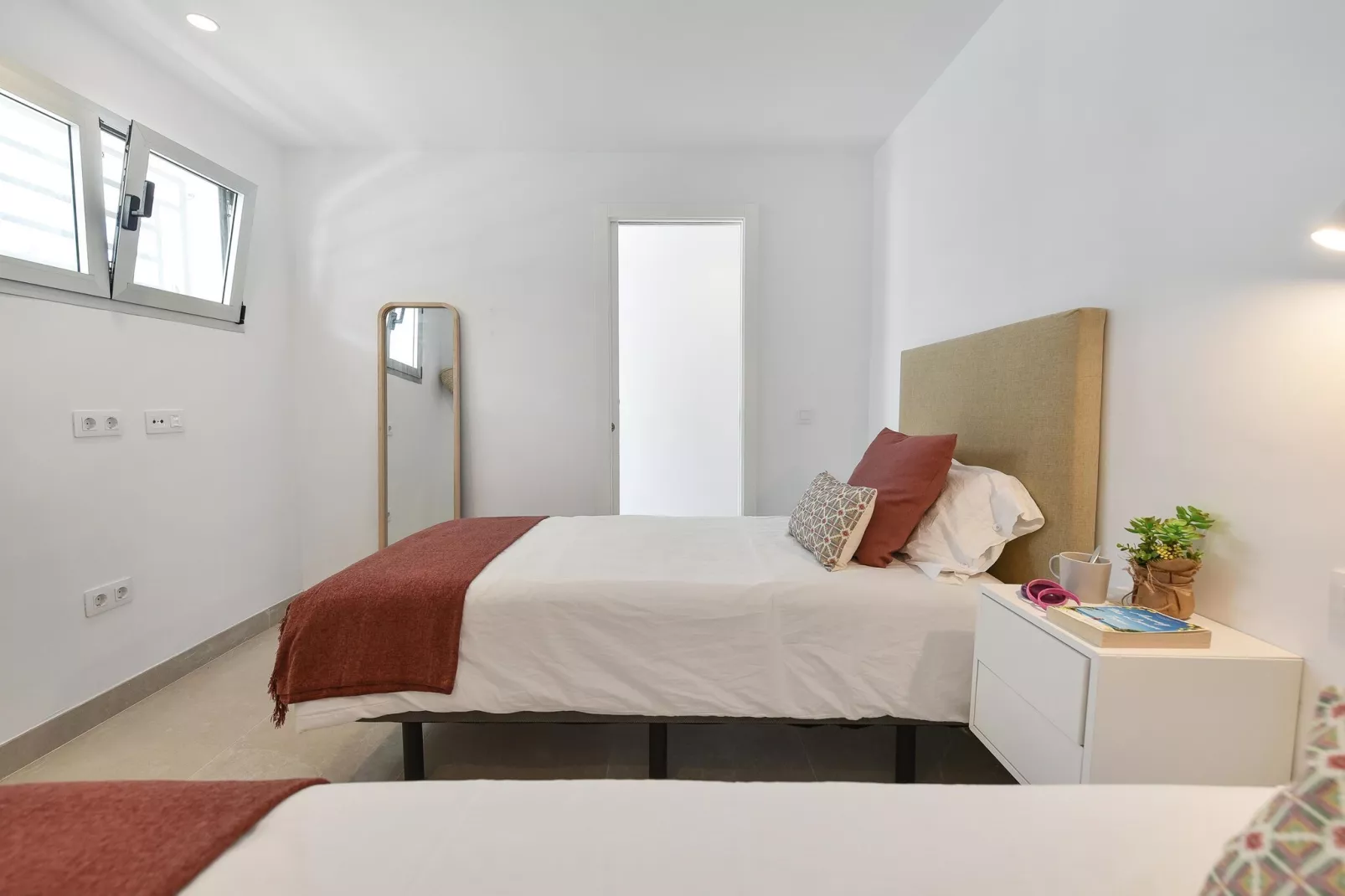 NASAS 12										-Bedroom