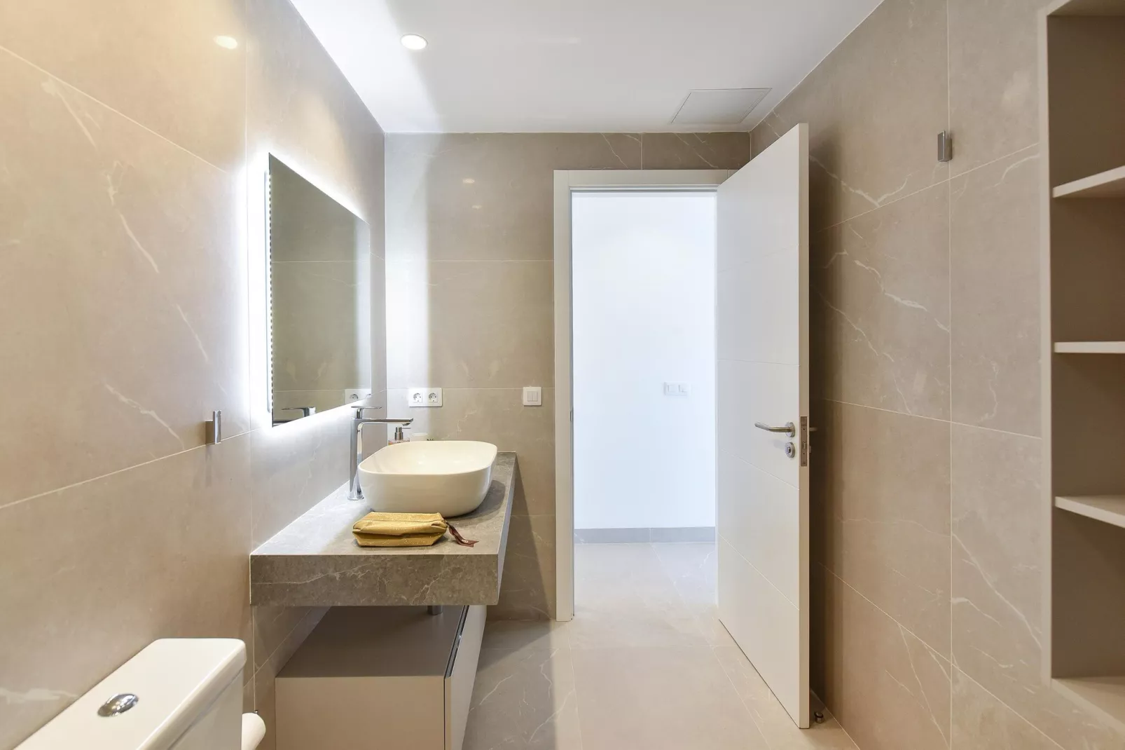 NASAS 12										-Bathroom