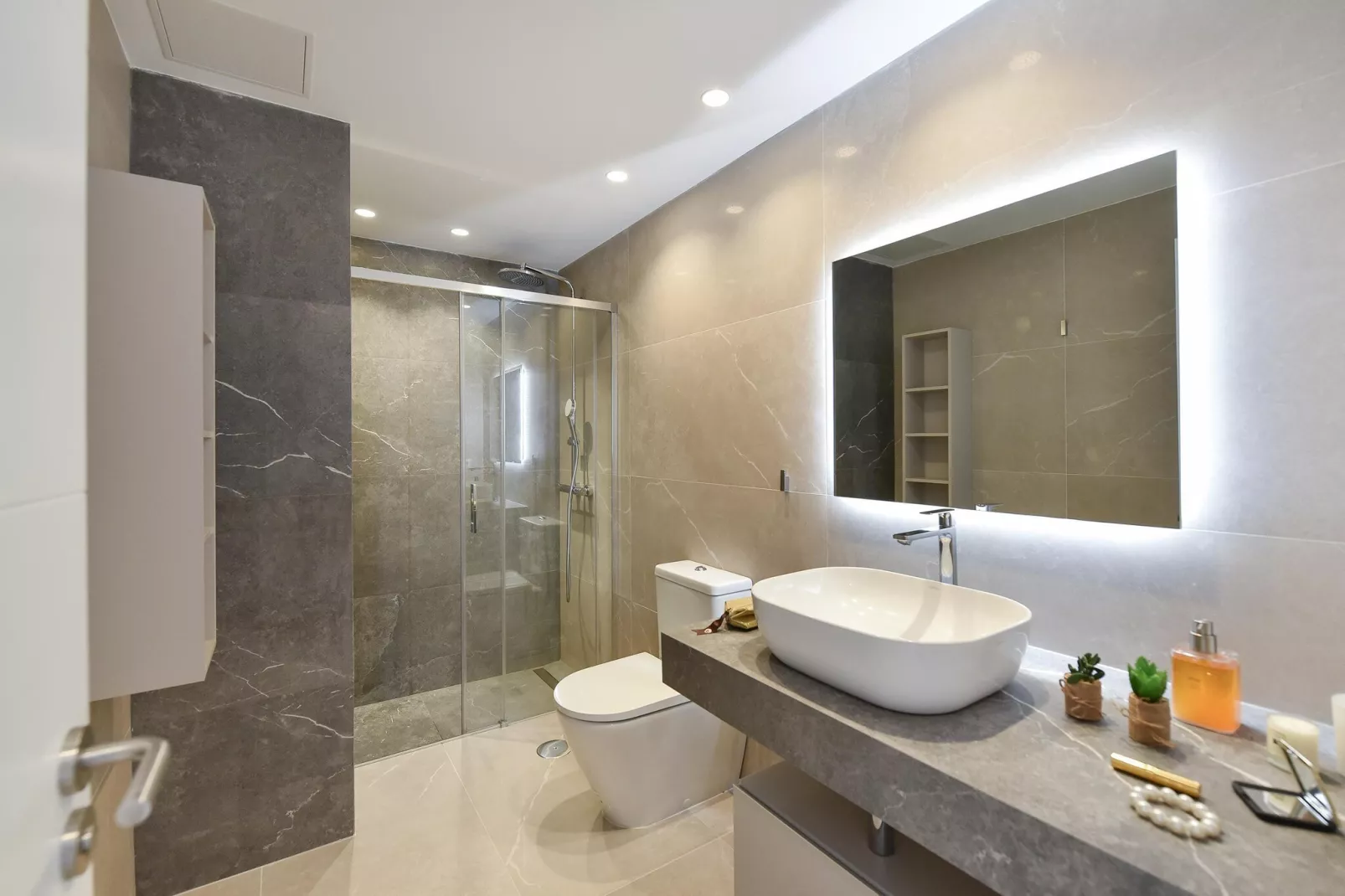 NASAS 12										-Bathroom