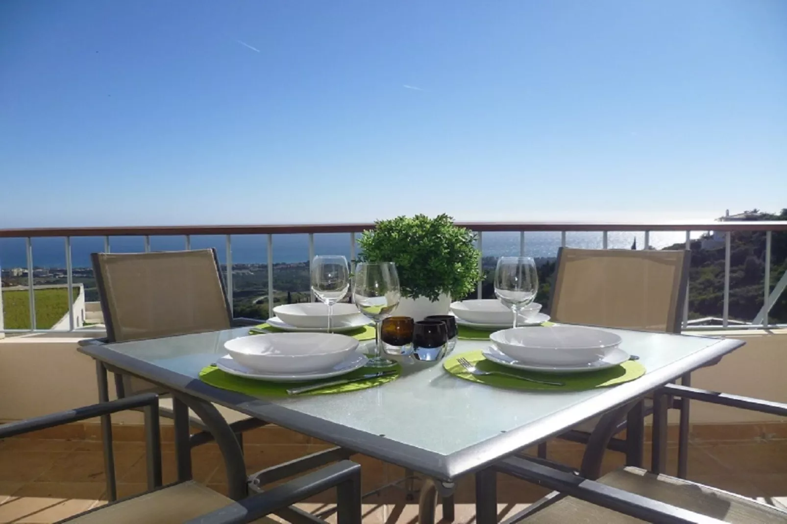 Apartment with Sea Views and Sunlit Terraces - Terrasse/Balkon