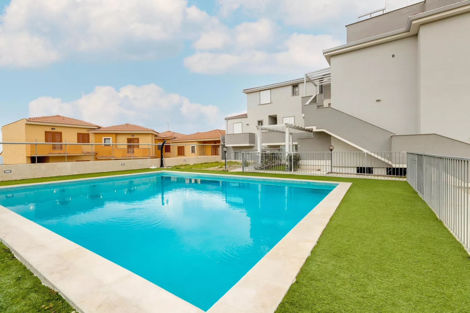 CASA MARIS-Swimming pool