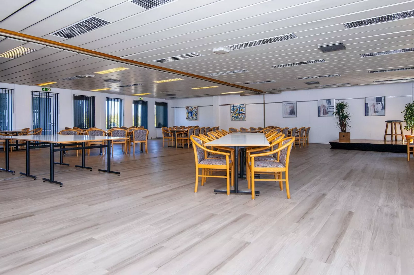 2 room,ground floor or 1. - Non tagué