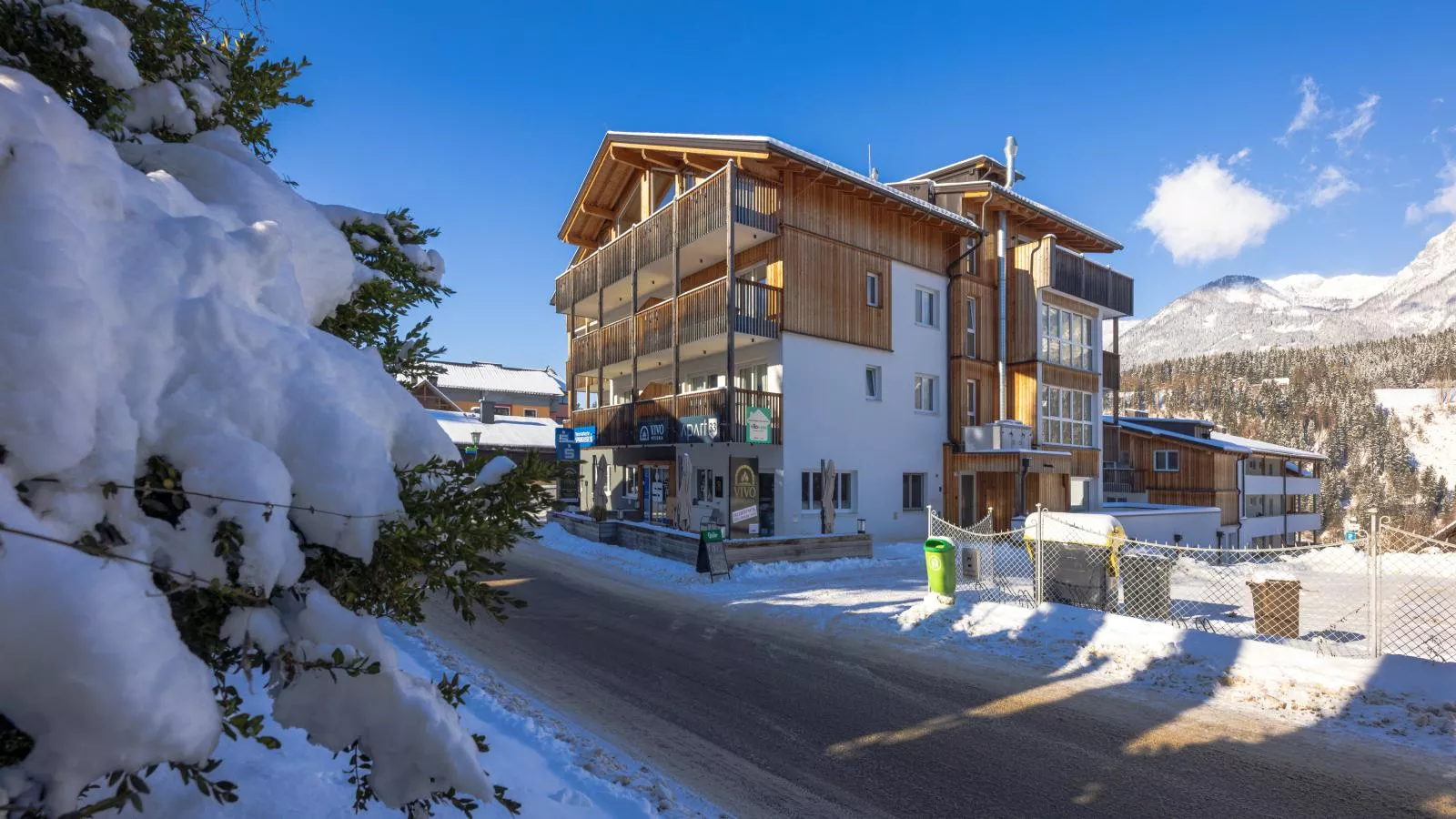 Apart33 Top 1-30 - Exterior in winter