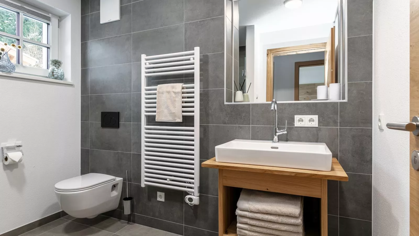 Tauernlodge Eben D3 Large-Bathroom