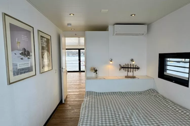 Hausboot Family & Friends mit Hund LP 8 / 1-2 Personen-Chambre