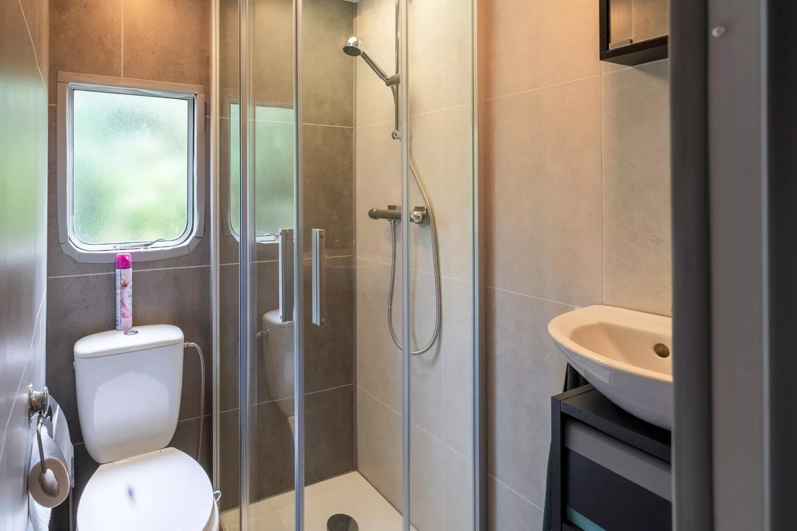 De Kolonist Bennie-Bathroom