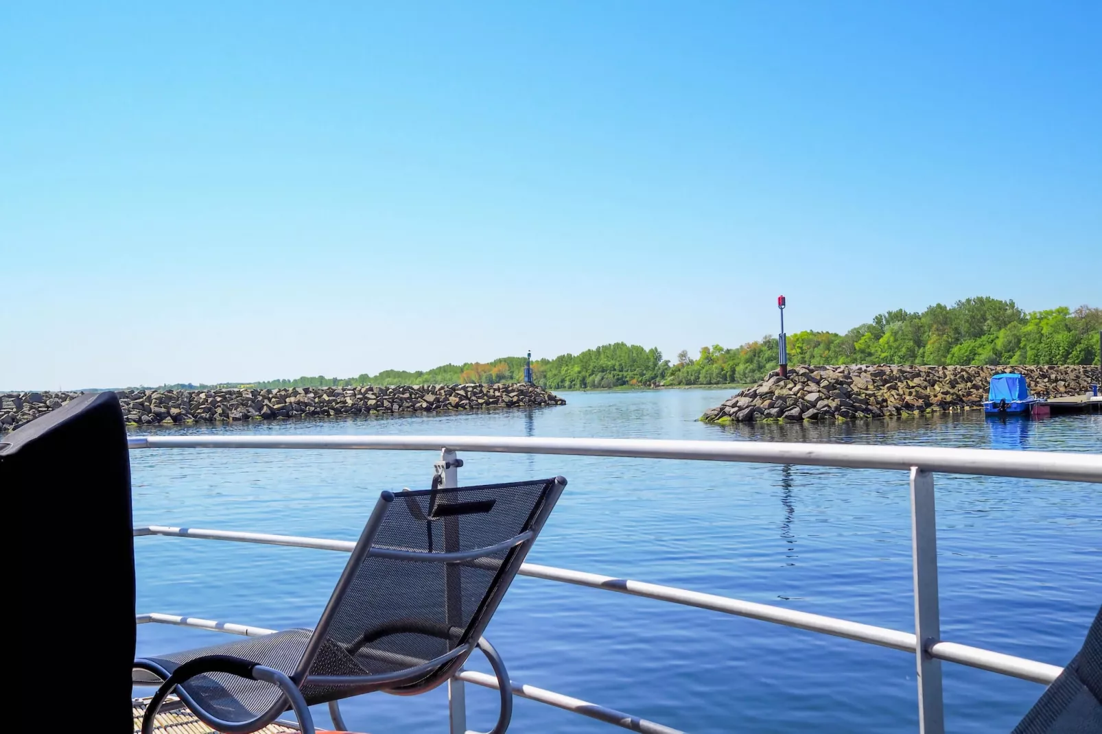 Hausboot Family & Friends mit Hund LP 8 / 4 Personen-Terrasse / balcon