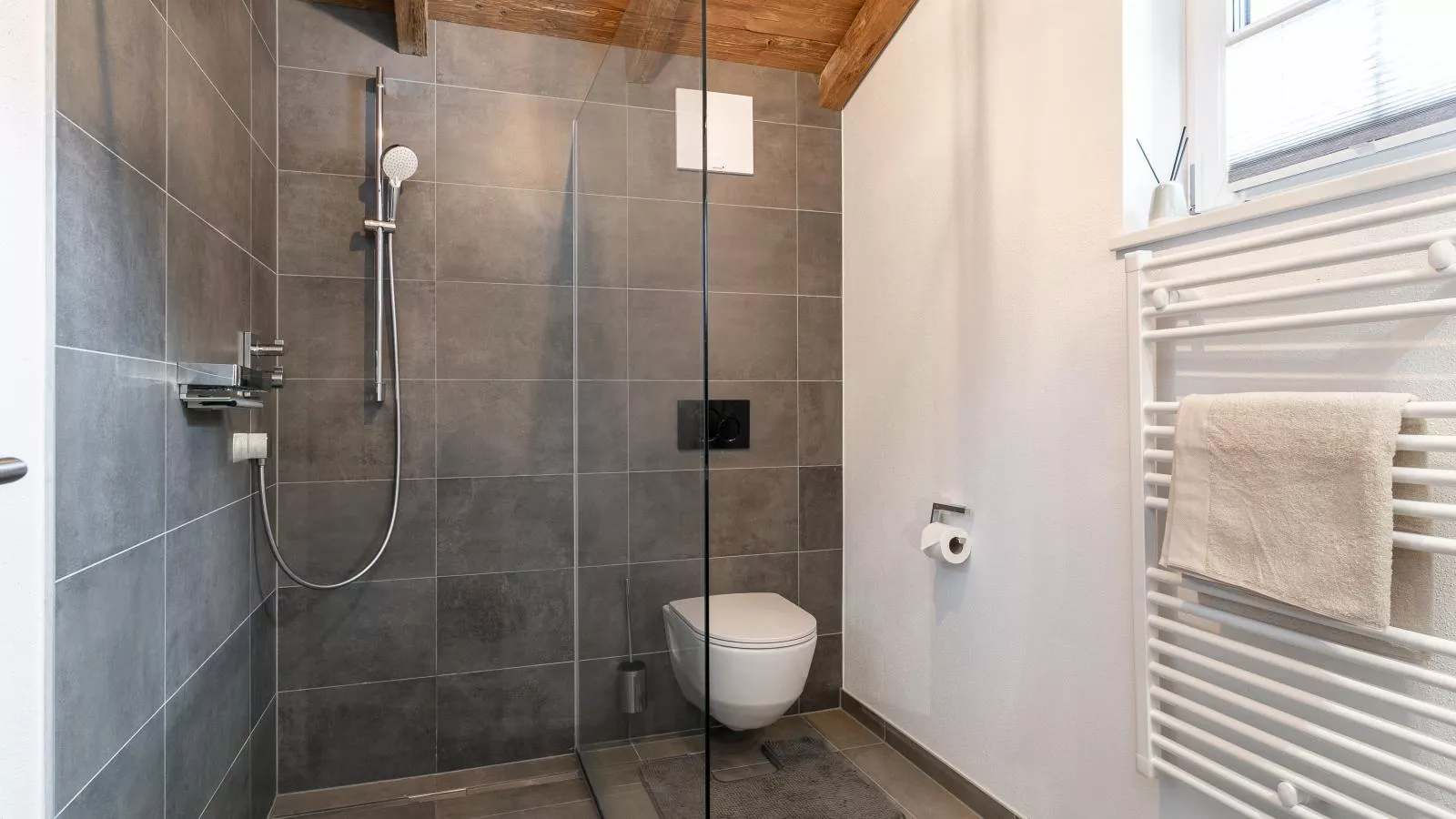 Tauernlodge Eben D3 Large-Bathroom