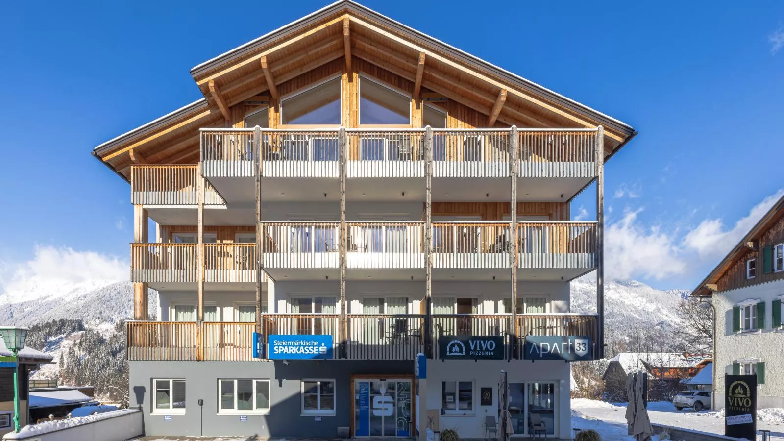 Apart33 Top 1-25 - Exterior in winter