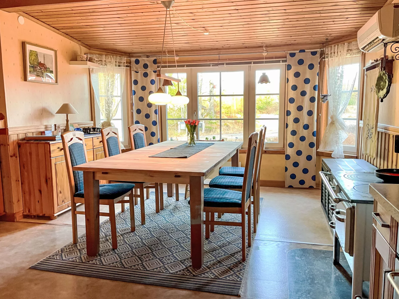 Idyllisch gelegenes, ebenerdiges Haus mit Terrasse - Inside
