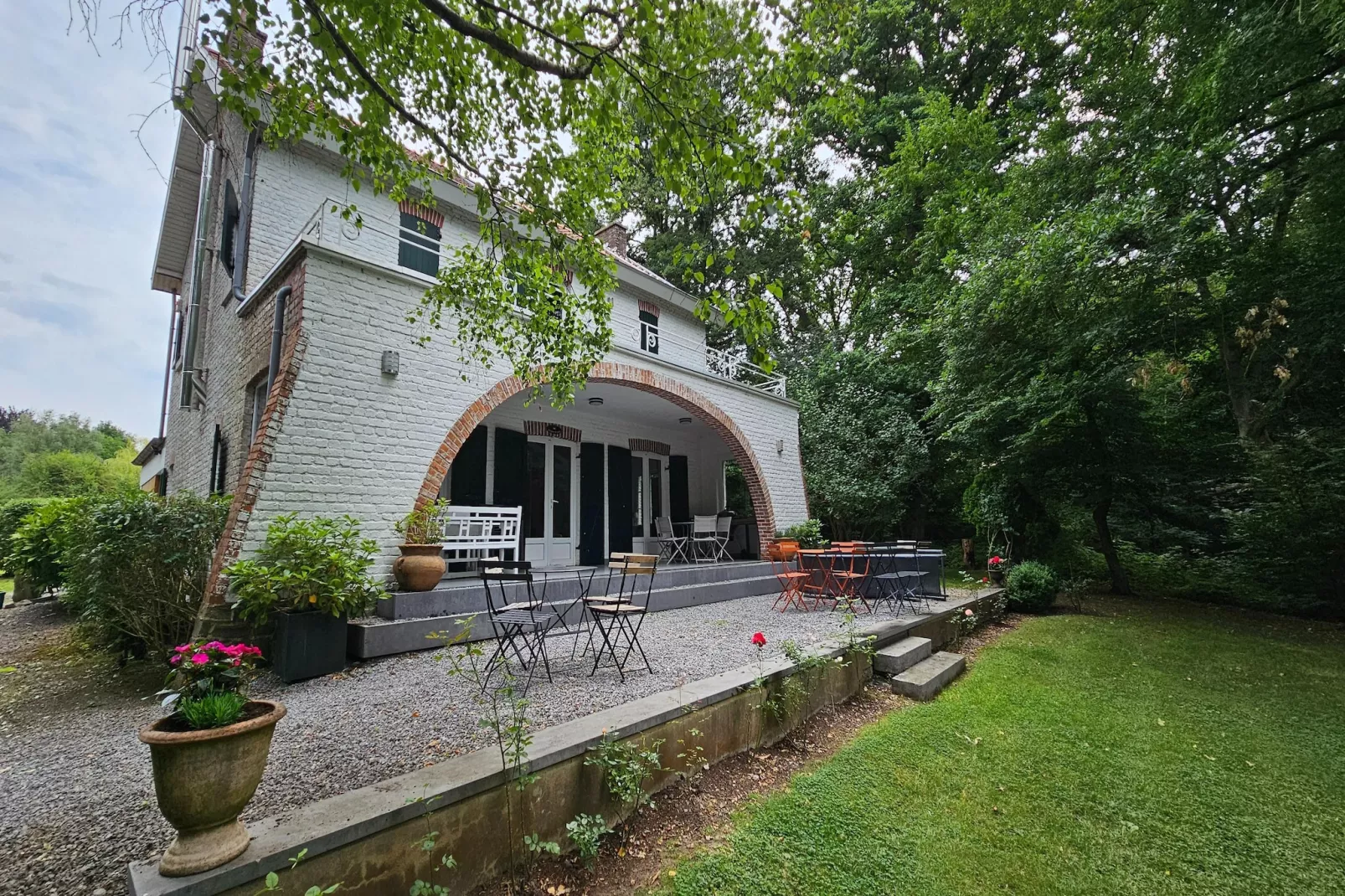 Au Lit de la Canelle - Exterior in summer