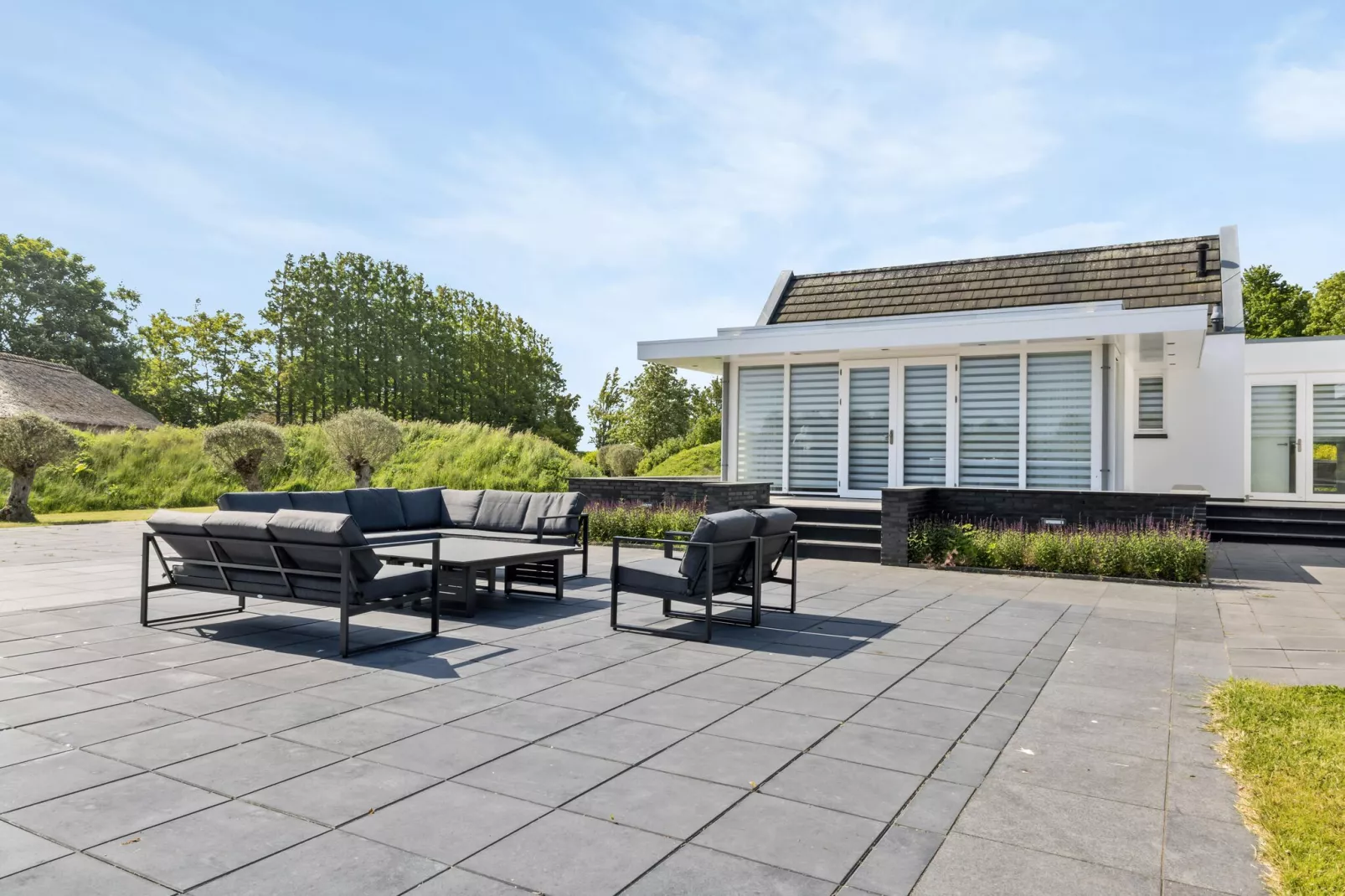 Langedijk 4 / 16 pax met jacuzzi extra kosten-Terrace balcony