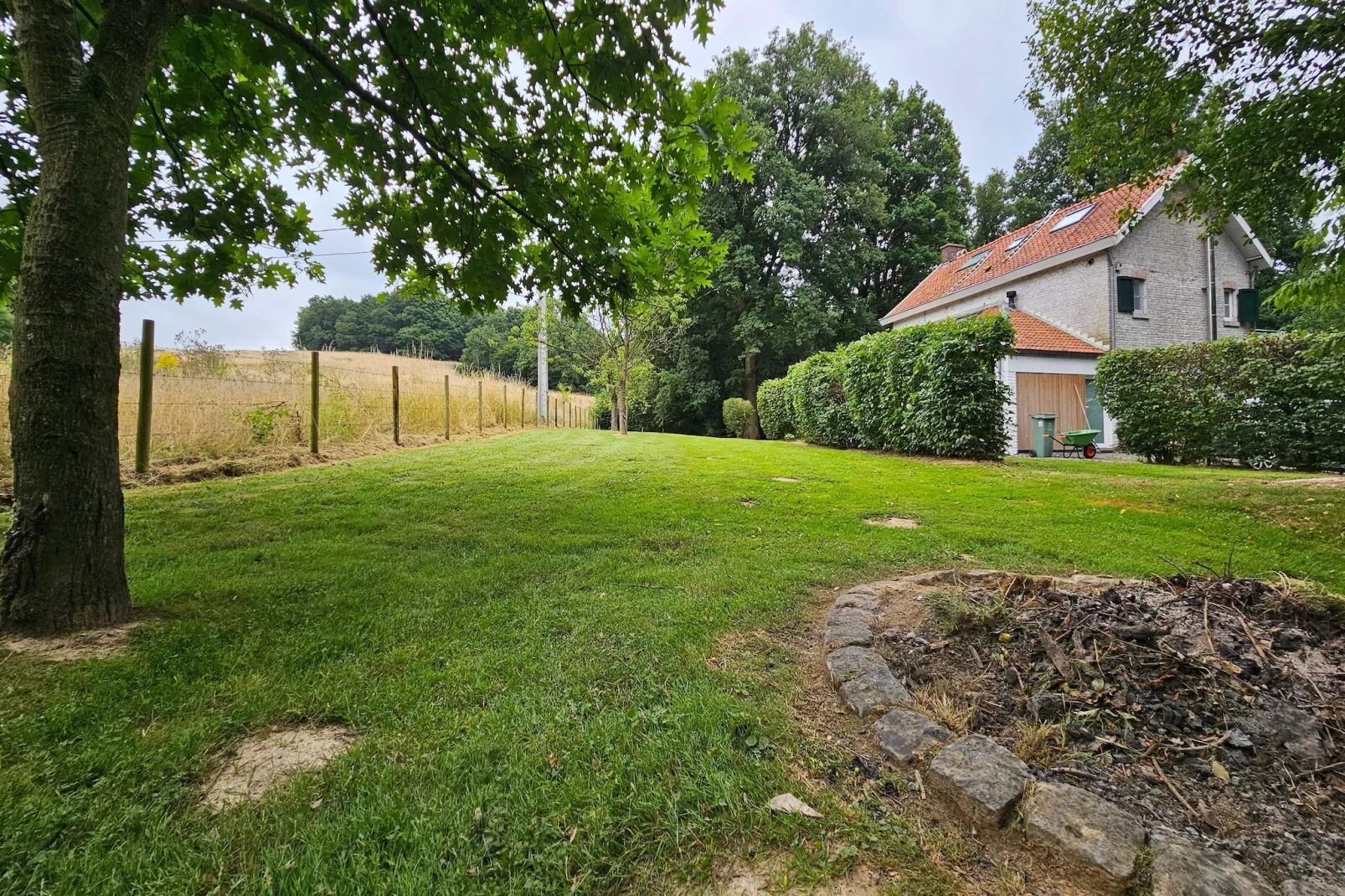 Au Lit de la Canelle - Exterior in summer