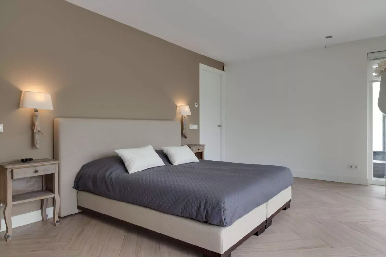 Langedijk 4 / 16 pax met jacuzzi extra kosten-Bedroom
