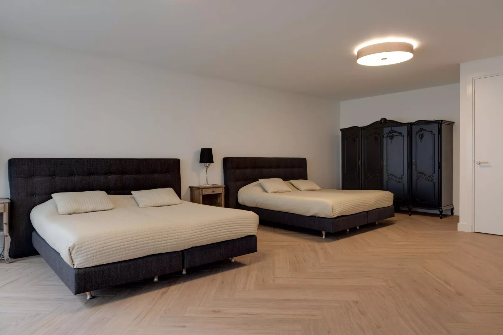 Langedijk 4 / 16 pax met jacuzzi extra kosten-Bathroom