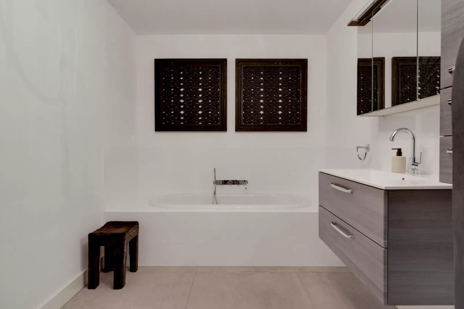 Langedijk 4 / 16 pax met jacuzzi extra kosten-Bathroom