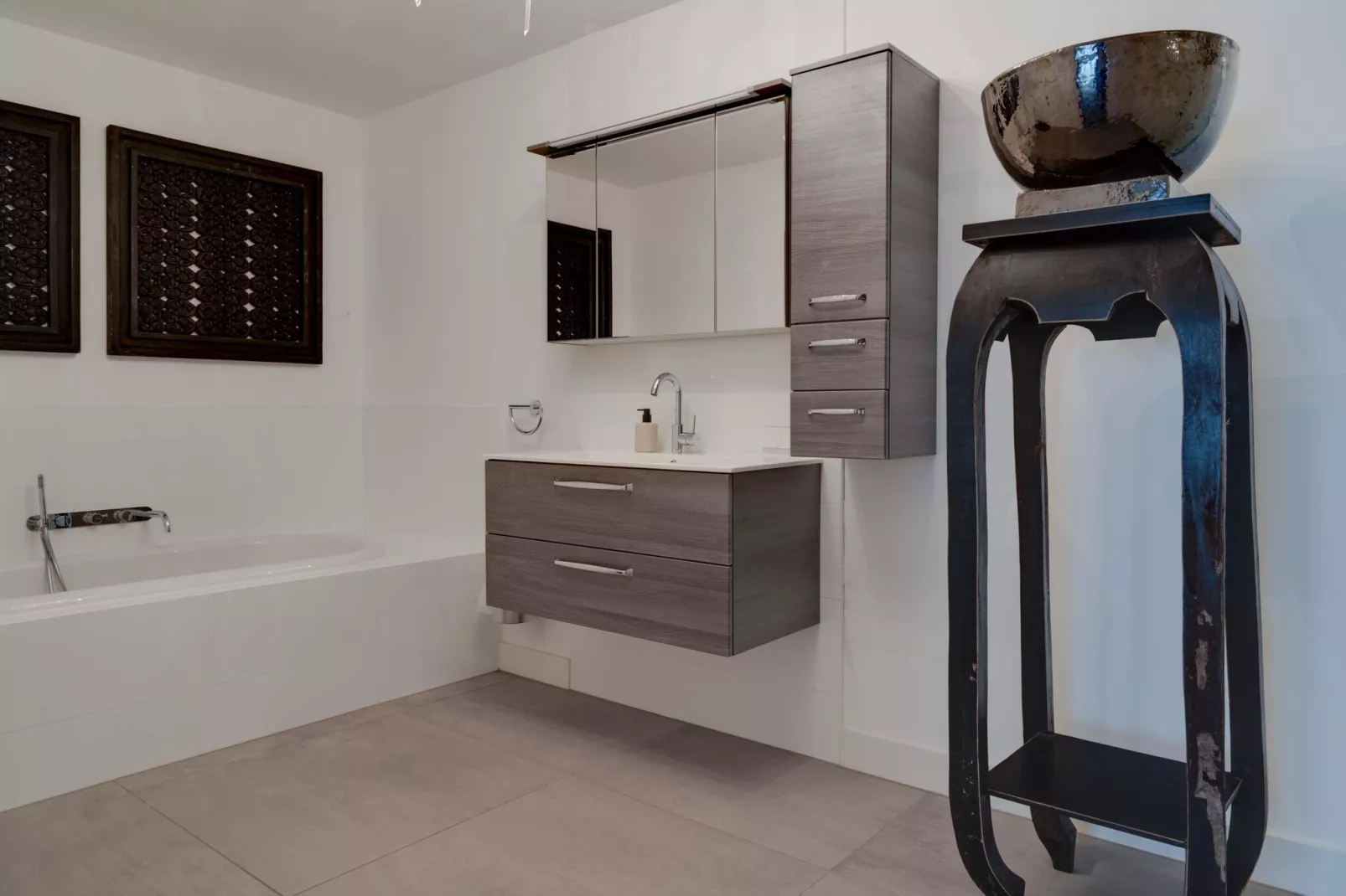Langedijk 4 / 16 pax met jacuzzi extra kosten-Bathroom