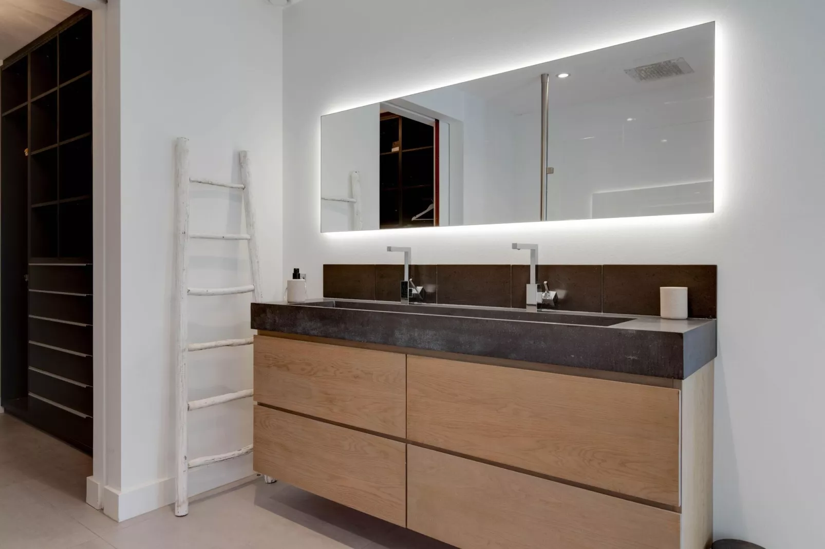 Langedijk 4 / 16 pax met jacuzzi extra kosten-Bathroom
