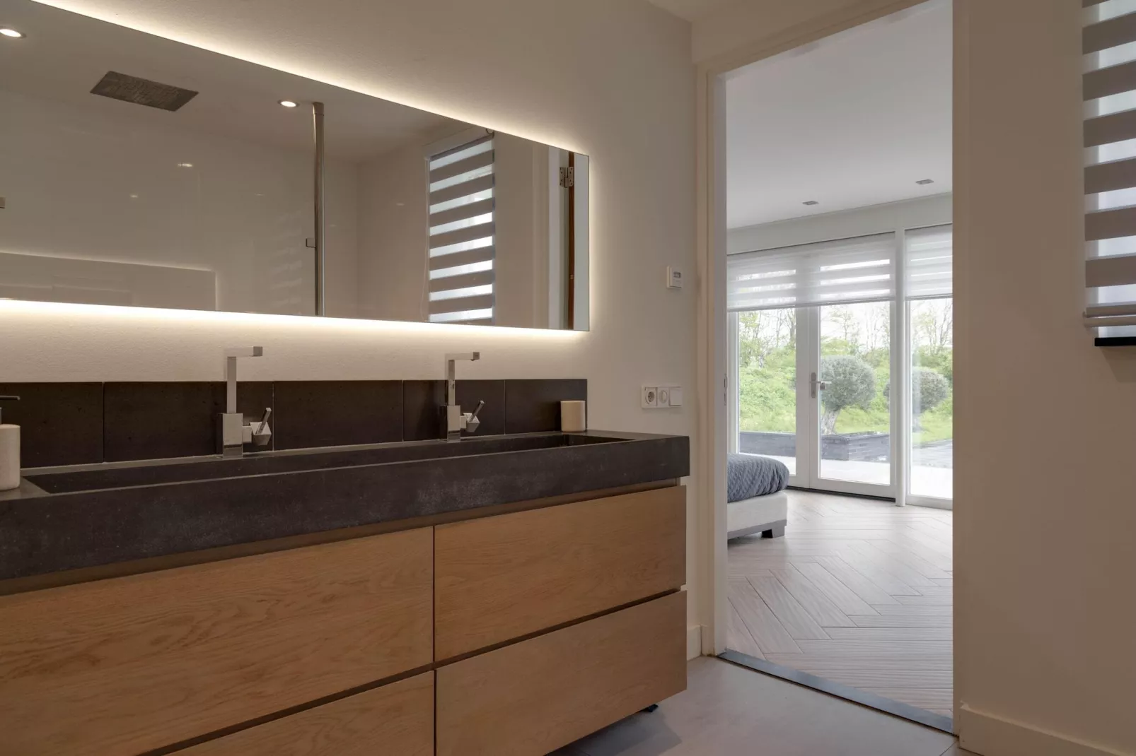 Langedijk 4 / 16 pax met jacuzzi extra kosten-Bathroom